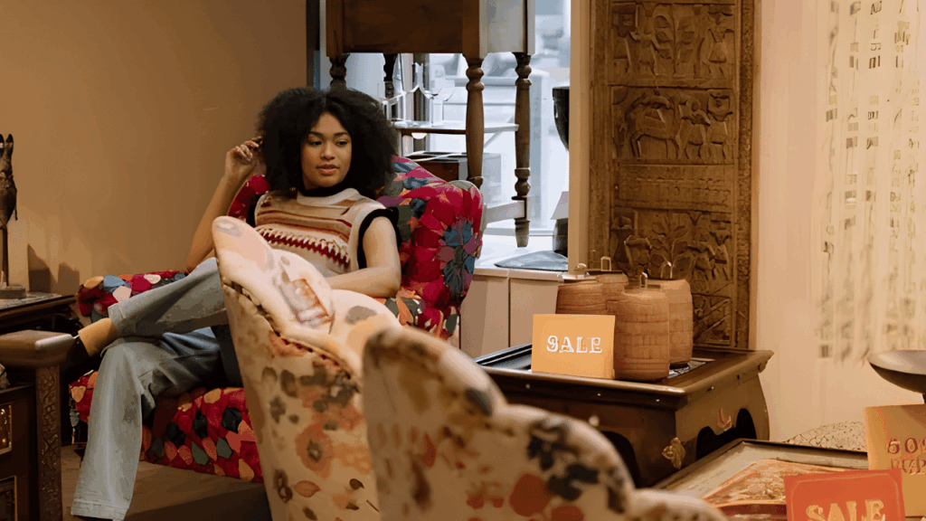 Comparison of online and in-store furniture shopping, highlighting sofas as a key living room seating category.